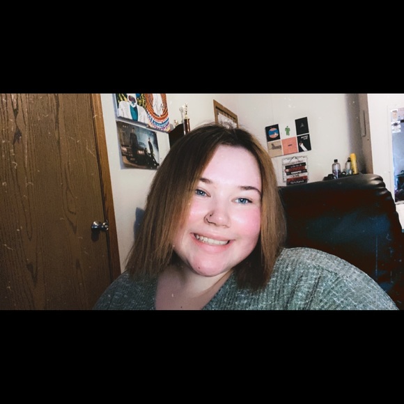 Meet your Posher, Sara - Picture 1 of 1